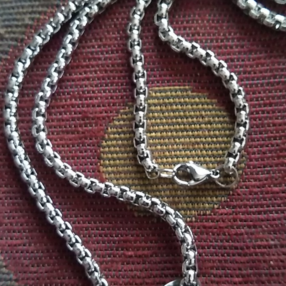 Men's stainless steel cross - Picture 6 of 7